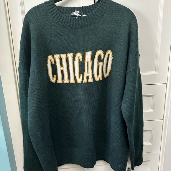 Comfy oversized beautiful green sweater. - Picture 1 of 4